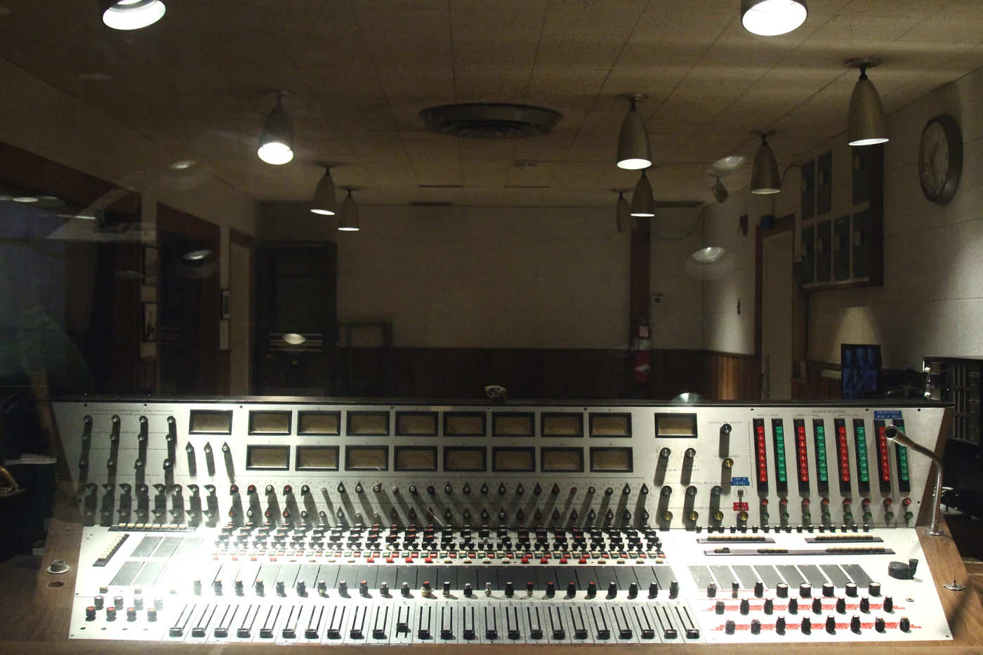 Banco analogico storico dello studio di registrazione RCA Studio B a Nashville